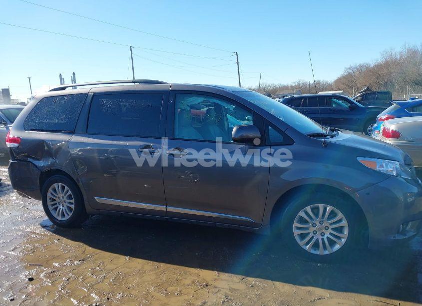 Photo 13 of 2014 Toyota Sienna XLE V6 8 PASSENGER (VIN 5TDYK3DCXES419271)