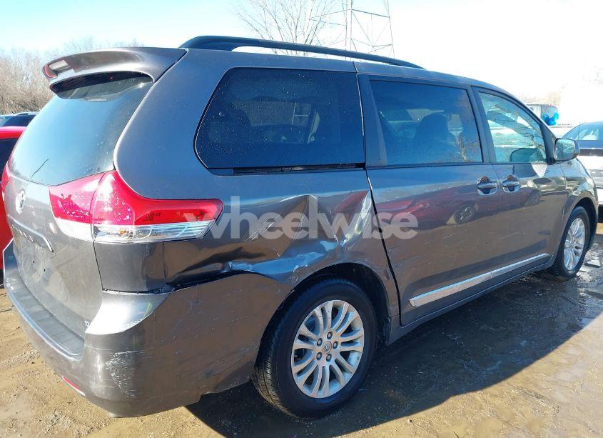 Photo 6 of 2014 Toyota Sienna XLE V6 8 PASSENGER (VIN 5TDYK3DCXES419271)