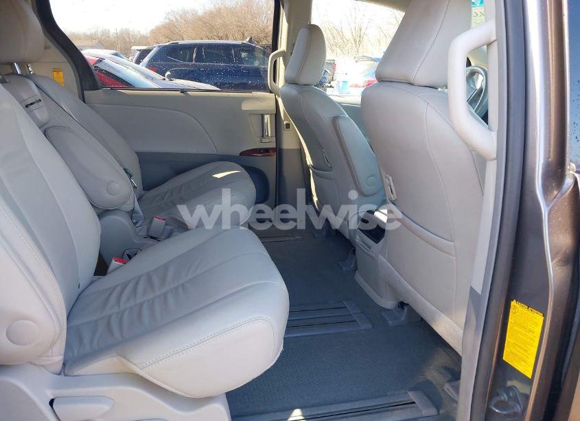Photo 8 of 2014 Toyota Sienna XLE V6 8 PASSENGER (VIN 5TDYK3DCXES419271)