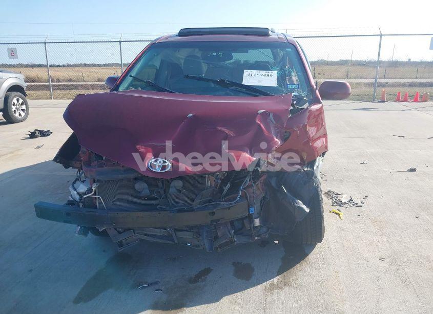Photo 11 of 2014 Toyota Sienna XLE/LIMITED (VIN 5TDYK3DCXES421554)