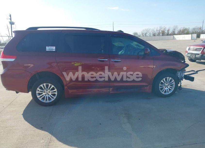 Photo 12 of 2014 Toyota Sienna XLE/LIMITED (VIN 5TDYK3DCXES421554)