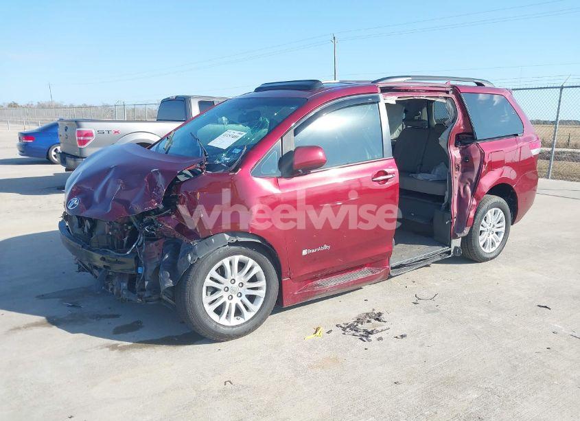 Photo 2 of 2014 Toyota Sienna XLE/LIMITED (VIN 5TDYK3DCXES421554)