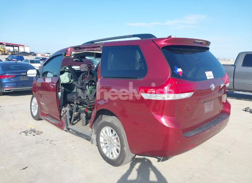 Photo 3 of 2014 Toyota Sienna XLE/LIMITED (VIN 5TDYK3DCXES421554)