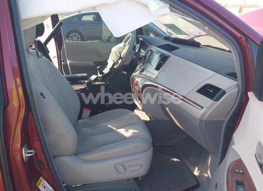 Photo 5 of 2014 Toyota Sienna XLE/LIMITED (VIN 5TDYK3DCXES421554)