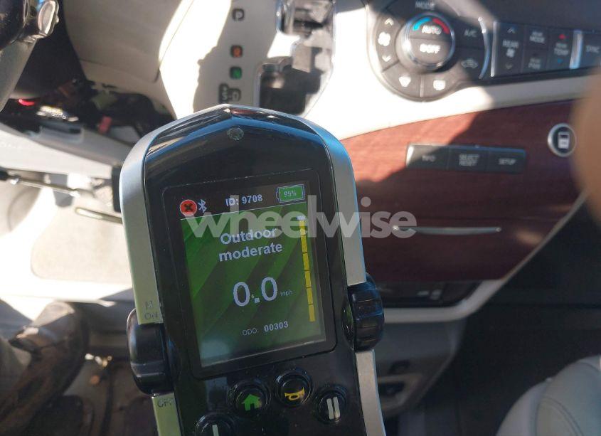 Photo 7 of 2014 Toyota Sienna XLE/LIMITED (VIN 5TDYK3DCXES421554)
