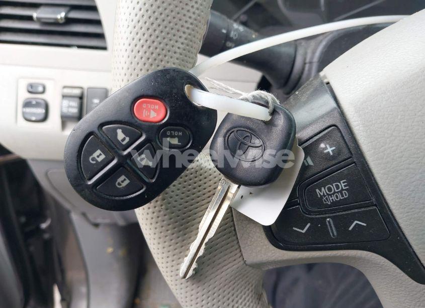 Photo 11 of 2014 Toyota Sienna XLE V6 8 PASSENGER (VIN 5TDYK3DCXES460029)