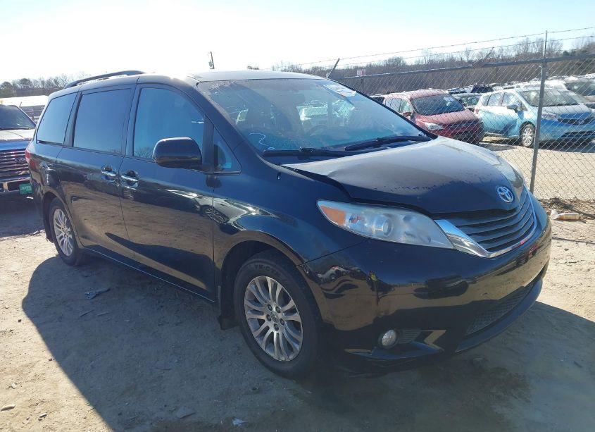 2014 Toyota Sienna XLE/LIMITED (VIN 5TDYK3DCXES462010) main photo