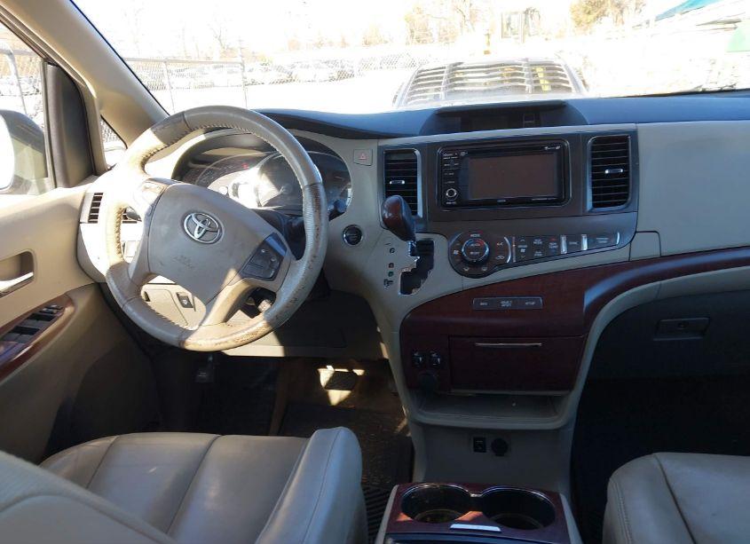 Photo 21 of 2014 Toyota Sienna XLE/LIMITED (VIN 5TDYK3DCXES462010)