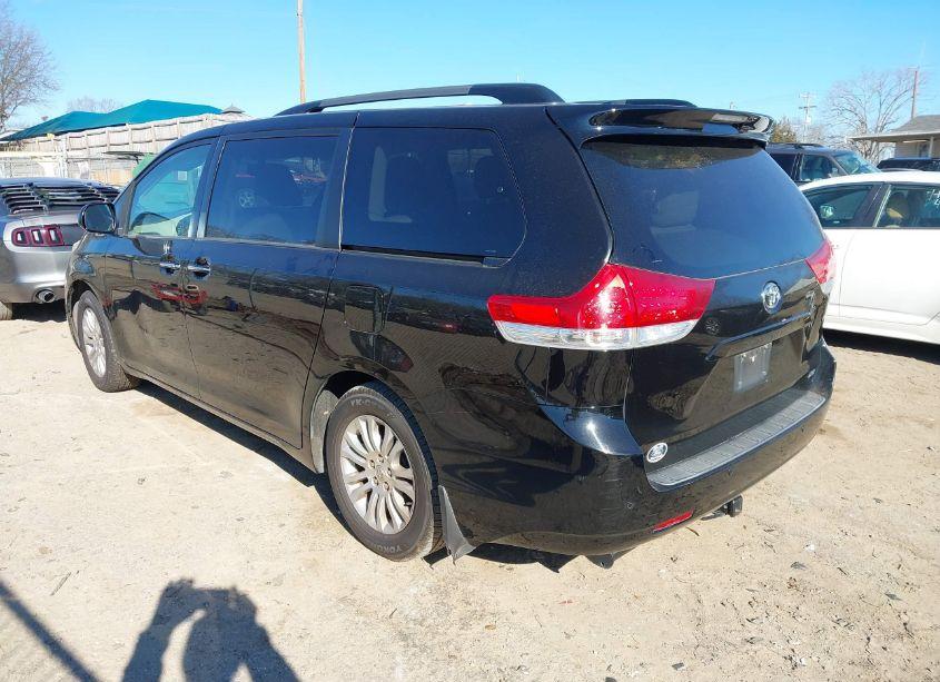 Photo 3 of 2014 Toyota Sienna XLE/LIMITED (VIN 5TDYK3DCXES462010)