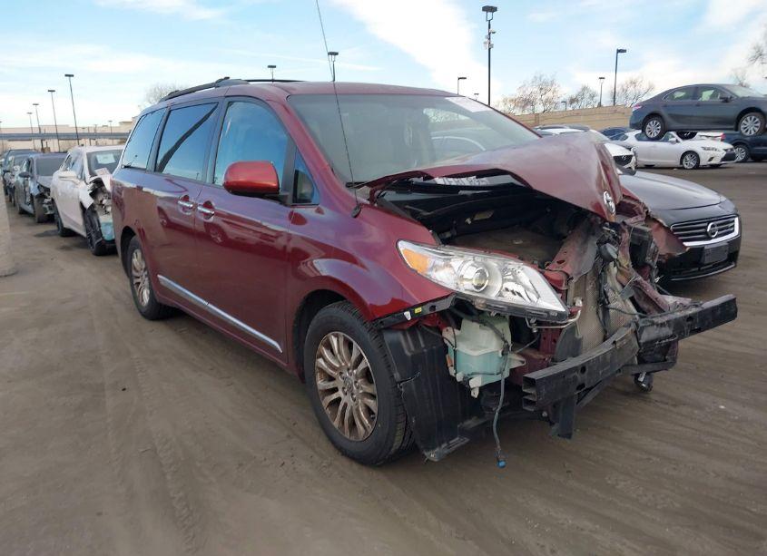 2014 Toyota Sienna XLE/LIMITED (VIN 5TDYK3DCXES464727) main photo