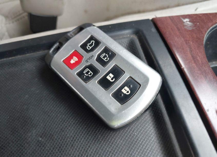 Photo 11 of 2014 Toyota Sienna XLE/LIMITED (VIN 5TDYK3DCXES464727)