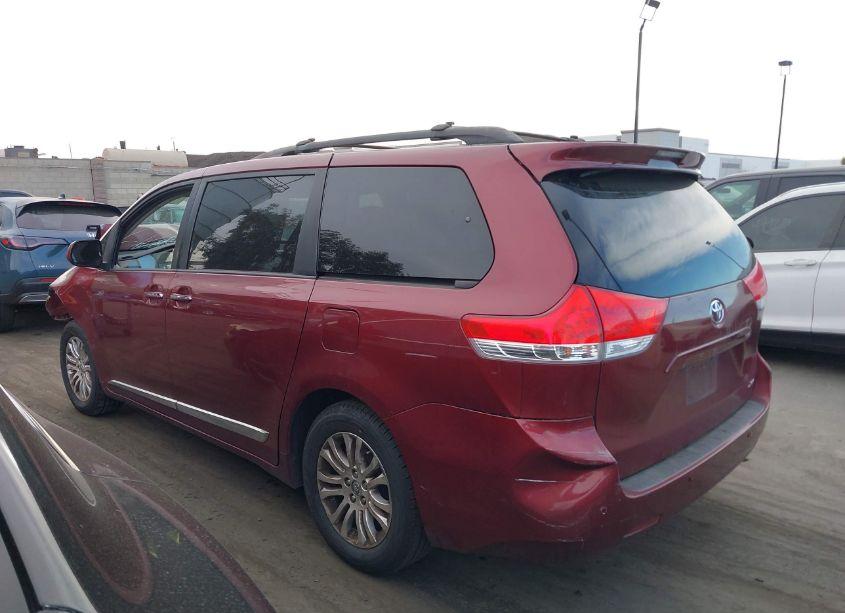 Photo 14 of 2014 Toyota Sienna XLE/LIMITED (VIN 5TDYK3DCXES464727)