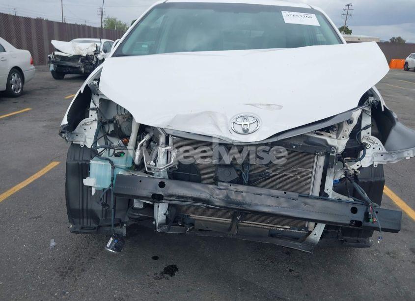 Photo 12 of 2014 Toyota Sienna XLE V6 8 PASSENGER (VIN 5TDYK3DCXES470852)