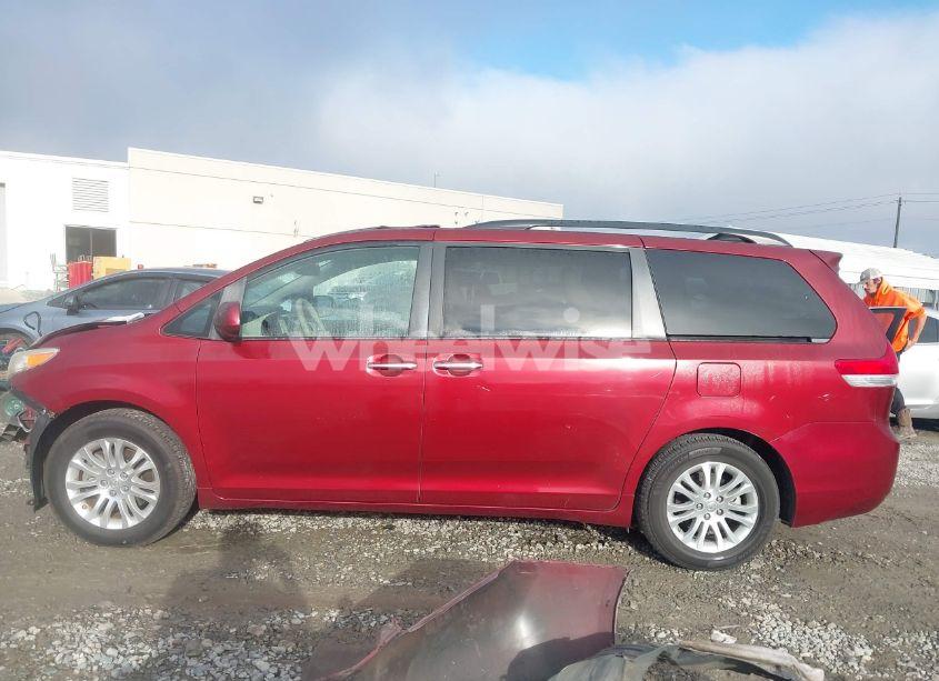 Photo 14 of 2014 Toyota Sienna XLE V6 8 PASSENGER (VIN 5TDYK3DCXES471676)