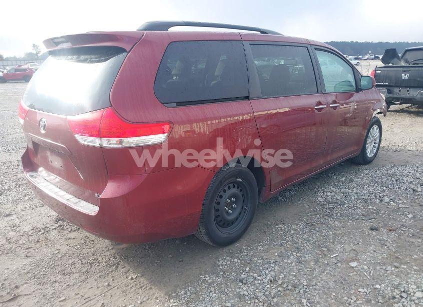 Photo 4 of 2014 Toyota Sienna XLE V6 8 PASSENGER (VIN 5TDYK3DCXES471676)