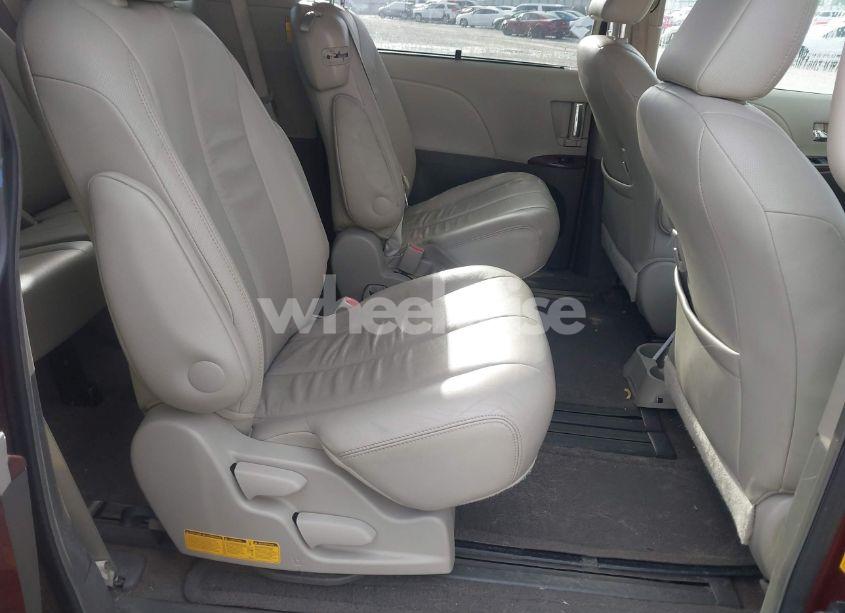 Photo 8 of 2014 Toyota Sienna XLE V6 8 PASSENGER (VIN 5TDYK3DCXES471676)