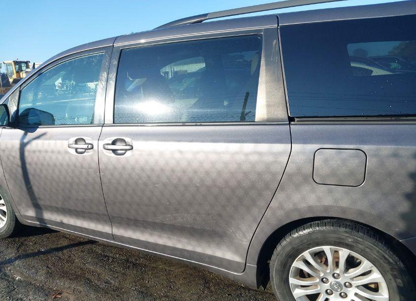 Photo 14 of 2014 Toyota Sienna XLE V6 8 PASSENGER (VIN 5TDYK3DCXES486176)