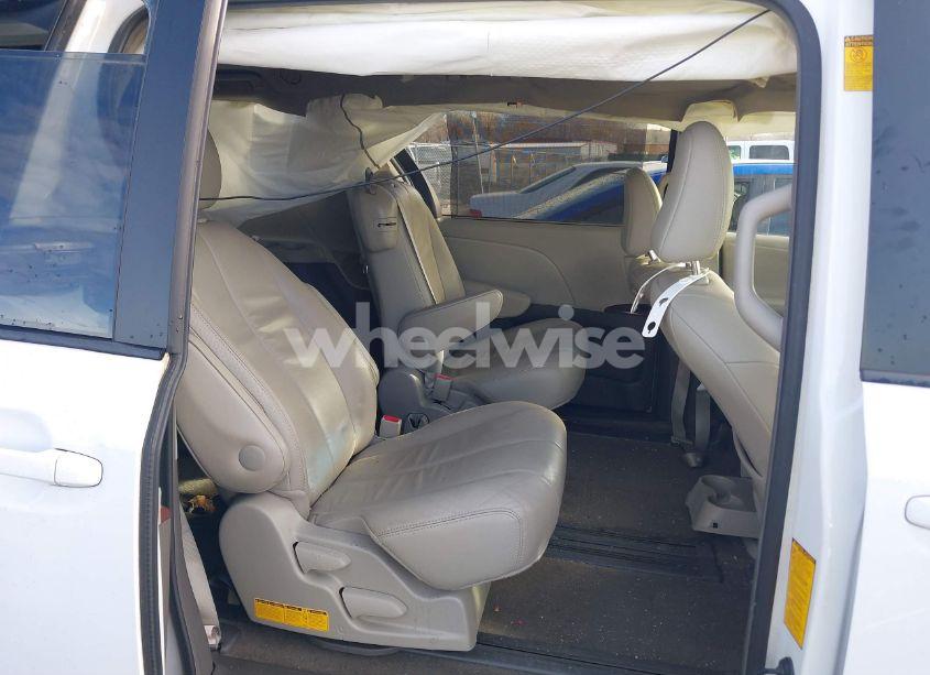 Photo 8 of 2014 Toyota Sienna XLE V6 8 PASSENGER (VIN 5TDYK3DCXES498005)