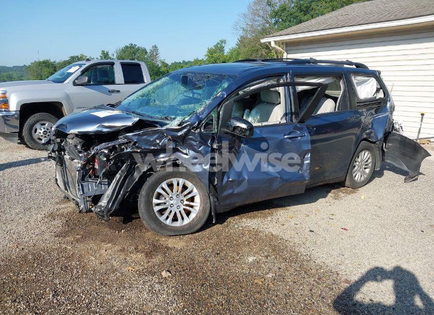 Photo 2 of 2014 Toyota Sienna XLE V6 8 PASSENGER (VIN 5TDYK3DCXES524294)
