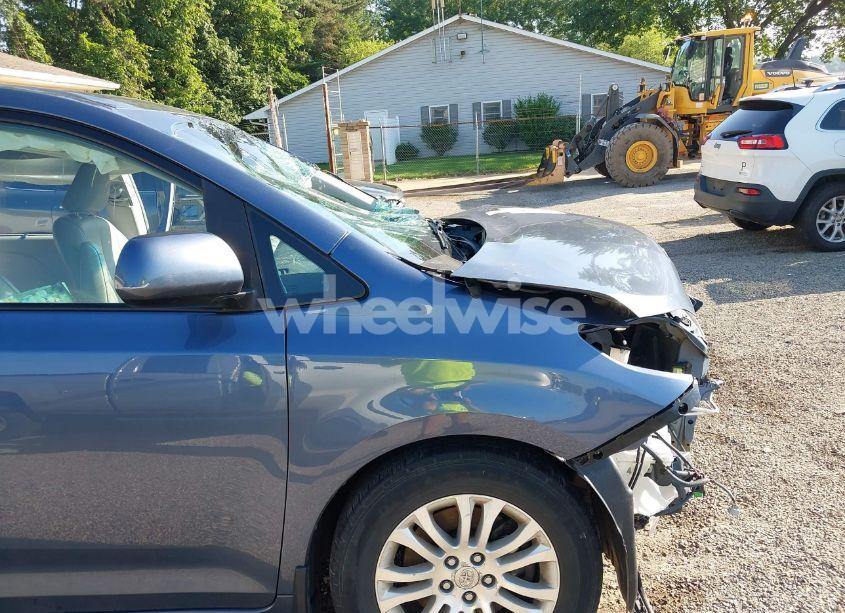 Photo 21 of 2014 Toyota Sienna XLE V6 8 PASSENGER (VIN 5TDYK3DCXES524294)