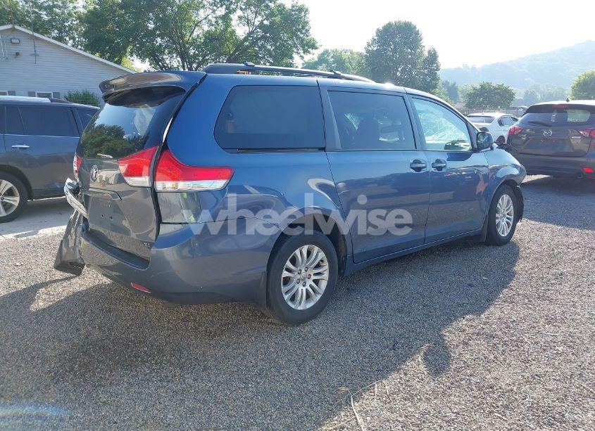 Photo 4 of 2014 Toyota Sienna XLE V6 8 PASSENGER (VIN 5TDYK3DCXES524294)