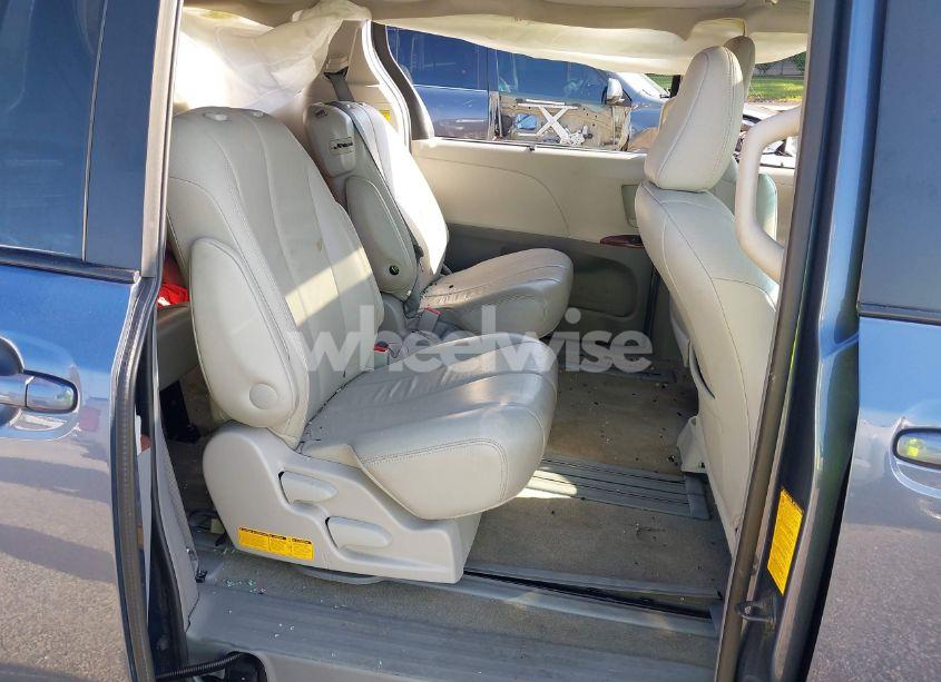 Photo 8 of 2014 Toyota Sienna XLE V6 8 PASSENGER (VIN 5TDYK3DCXES524294)