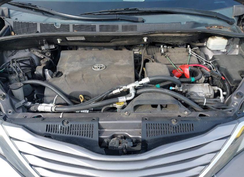 Photo 10 of 2015 Toyota Sienna XLE/LIMITED (VIN 5TDYK3DCXFS556969)