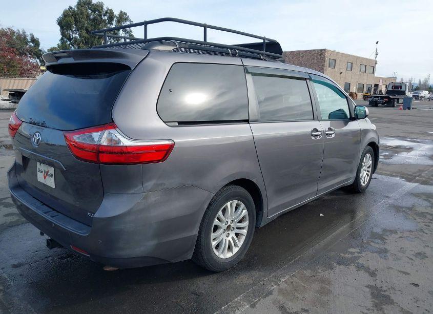 Photo 4 of 2015 Toyota Sienna XLE/LIMITED (VIN 5TDYK3DCXFS556969)