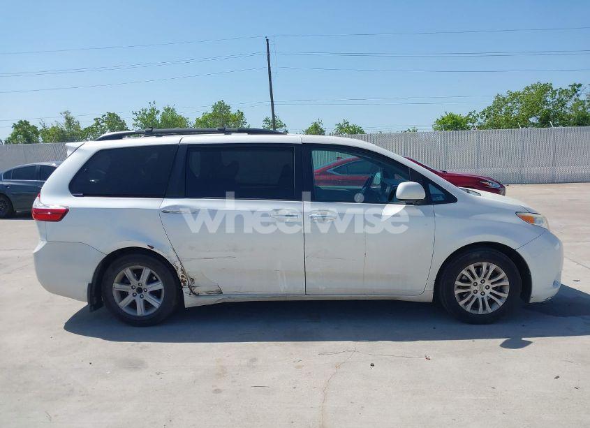 Photo 13 of 2015 Toyota Sienna XLE 8 PASSENGER (VIN 5TDYK3DCXFS663083)