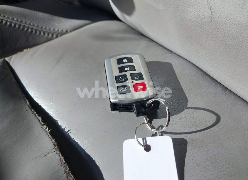 Photo 11 of 2016 Toyota Sienna XLE PREMIUM 8 PASSENGER (VIN 5TDYK3DCXGS706385)