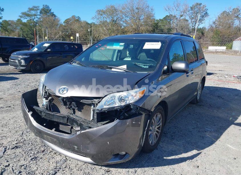 Photo 2 of 2016 Toyota Sienna XLE PREMIUM 8 PASSENGER (VIN 5TDYK3DCXGS706385)