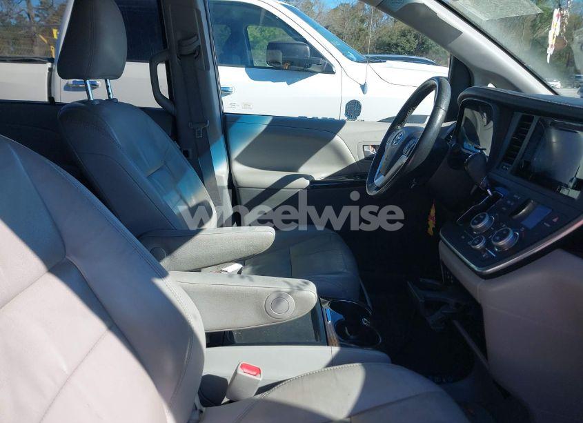 Photo 5 of 2016 Toyota Sienna XLE PREMIUM 8 PASSENGER (VIN 5TDYK3DCXGS706385)