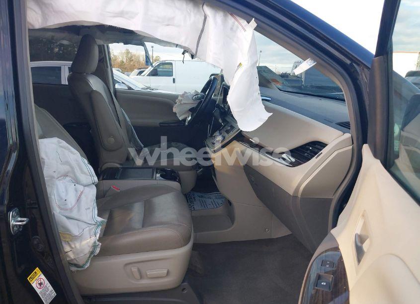 Photo 5 of 2016 Toyota Sienna XLE PREMIUM 8 PASSENGER (VIN 5TDYK3DCXGS708668)