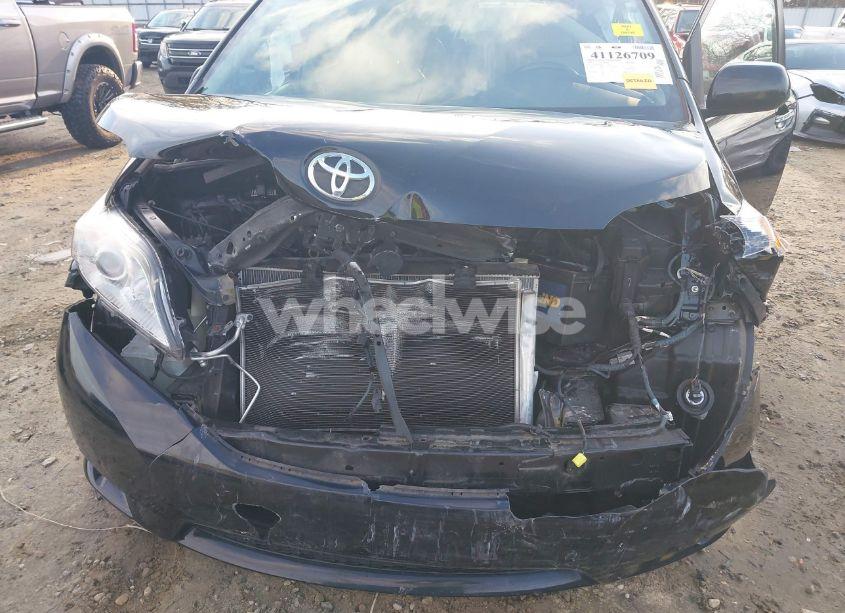 Photo 6 of 2016 Toyota Sienna XLE PREMIUM 8 PASSENGER (VIN 5TDYK3DCXGS708668)