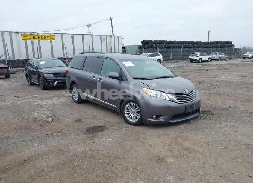 2016 Toyota Sienna XLE PREMIUM 8 PASSENGER (VIN 5TDYK3DCXGS737846) main photo