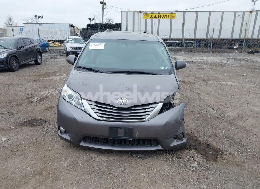 Photo 12 of 2016 Toyota Sienna XLE PREMIUM 8 PASSENGER (VIN 5TDYK3DCXGS737846)
