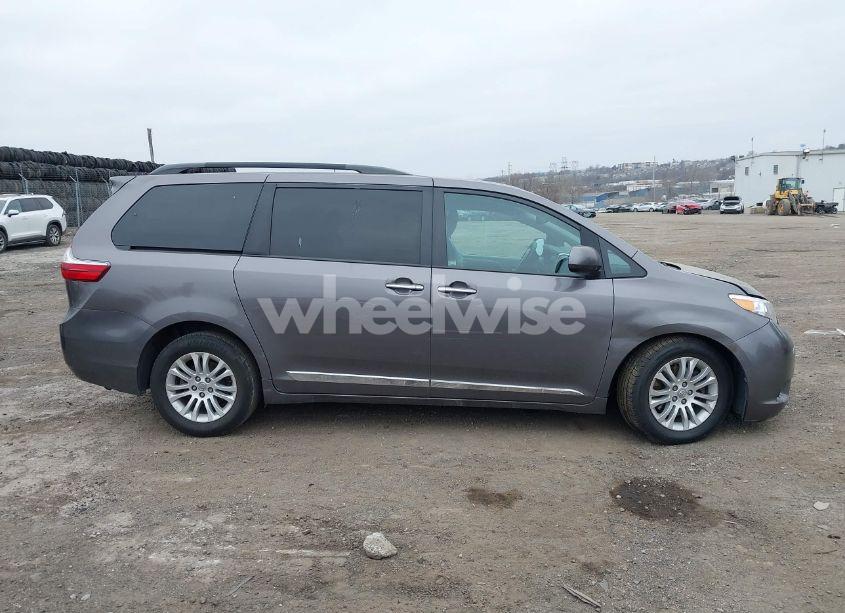 Photo 13 of 2016 Toyota Sienna XLE PREMIUM 8 PASSENGER (VIN 5TDYK3DCXGS737846)