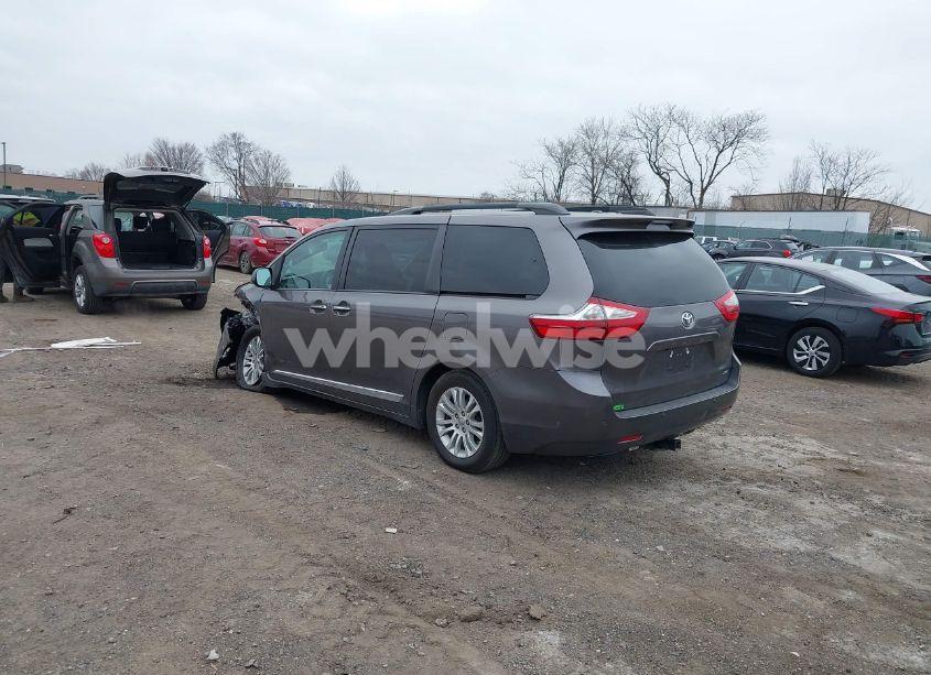 Photo 3 of 2016 Toyota Sienna XLE PREMIUM 8 PASSENGER (VIN 5TDYK3DCXGS737846)