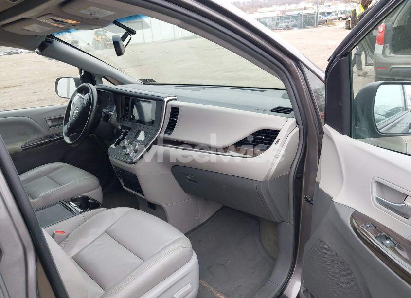 Photo 5 of 2016 Toyota Sienna XLE PREMIUM 8 PASSENGER (VIN 5TDYK3DCXGS737846)