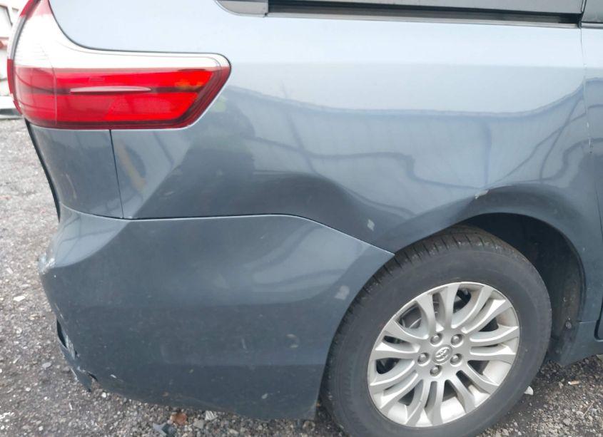 Photo 17 of 2016 Toyota Sienna XLE 8 PASSENGER (VIN 5TDYK3DCXGS751844)