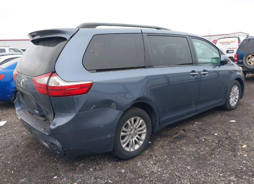 Photo 4 of 2016 Toyota Sienna XLE 8 PASSENGER (VIN 5TDYK3DCXGS751844)