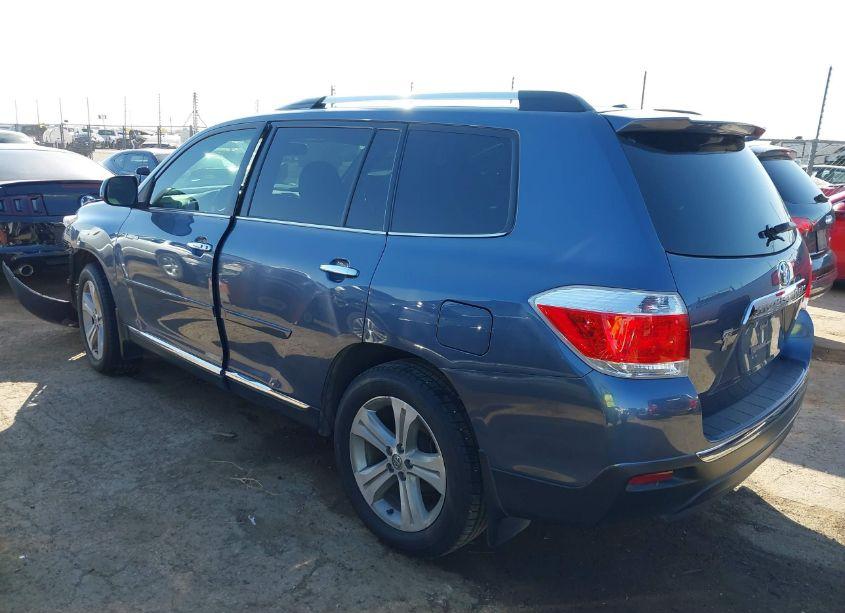 Photo 3 of 2013 Toyota Highlander LIMITED V6 (VIN 5TDYK3EH0DS092761)