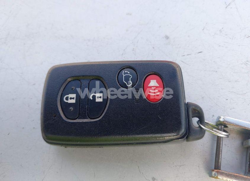 Photo 11 of 2010 Toyota Highlander LIMITED V6 (VIN 5TDYK3EH1AS011780)