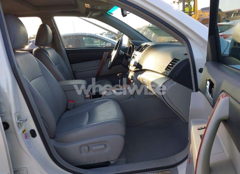 Photo 5 of 2010 Toyota Highlander LIMITED V6 (VIN 5TDYK3EH1AS020009)