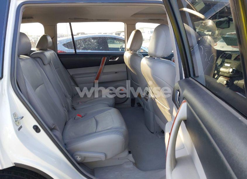 Photo 8 of 2010 Toyota Highlander LIMITED V6 (VIN 5TDYK3EH1AS020009)