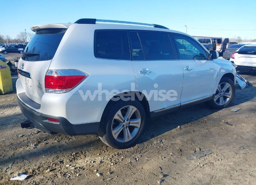 Photo 4 of 2013 Toyota Highlander LIMITED V6 (VIN 5TDYK3EH1DS093143)