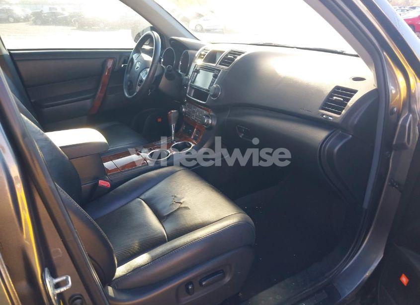 Photo 5 of 2013 Toyota Highlander LIMITED V6 (VIN 5TDYK3EH1DS097466)