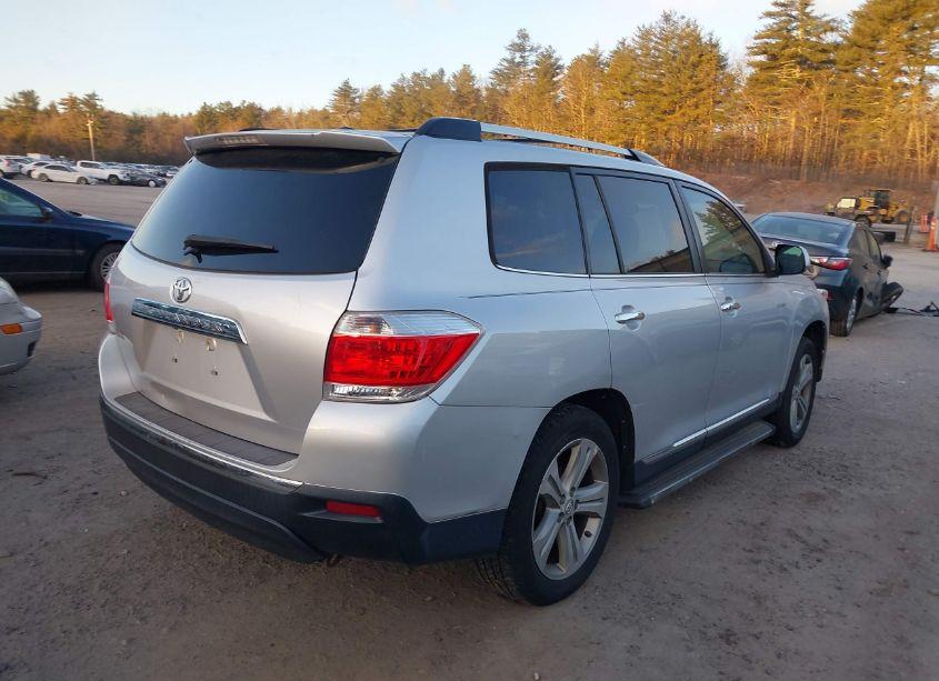 Photo 4 of 2013 Toyota Highlander LIMITED V6 (VIN 5TDYK3EH1DS138016)