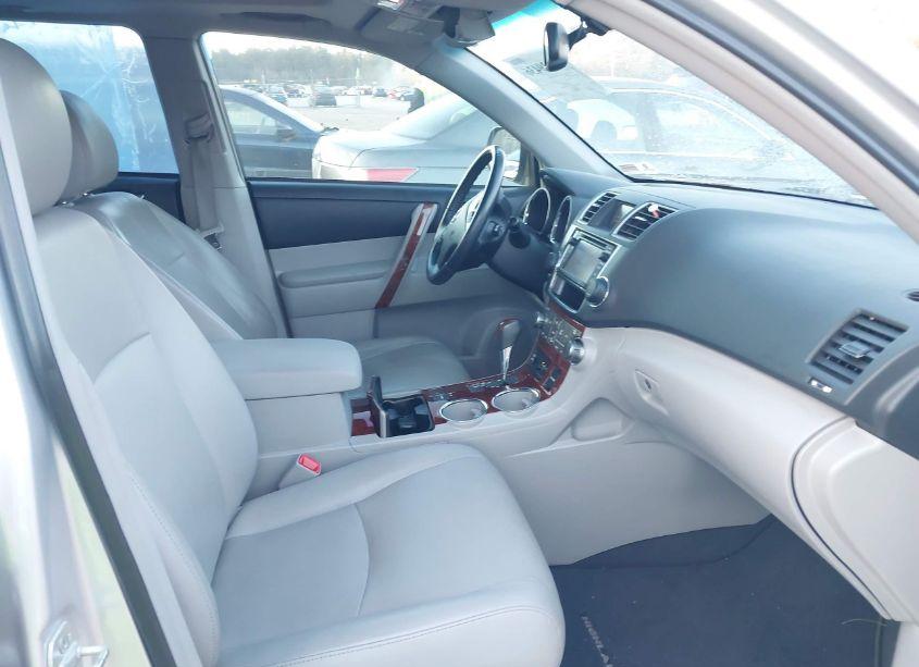 Photo 5 of 2013 Toyota Highlander LIMITED V6 (VIN 5TDYK3EH1DS138016)
