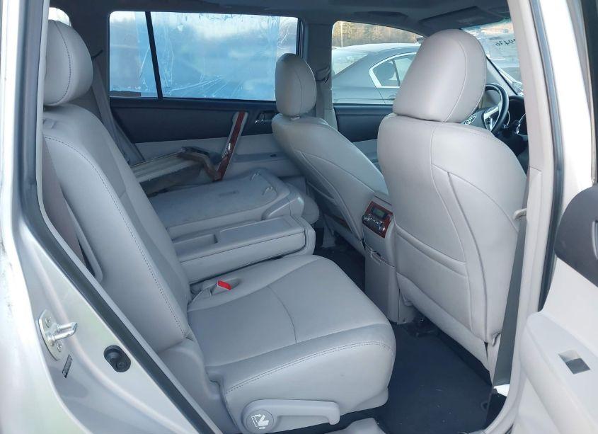 Photo 8 of 2013 Toyota Highlander LIMITED V6 (VIN 5TDYK3EH1DS138016)